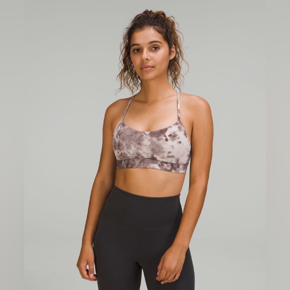NWOT! Lululemon ‘Flow Y Nulu Bra Light Support, A–C Cups’